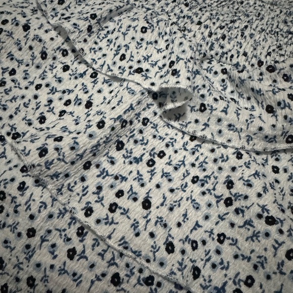 Adorable Zara Navy and White Textured Skort - Picture 4 of 4